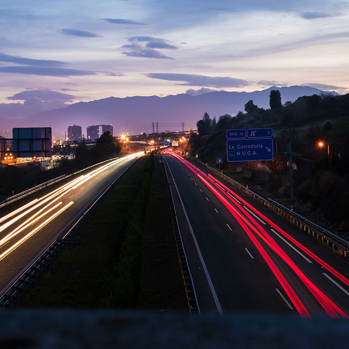 Autobahn bei Nacht